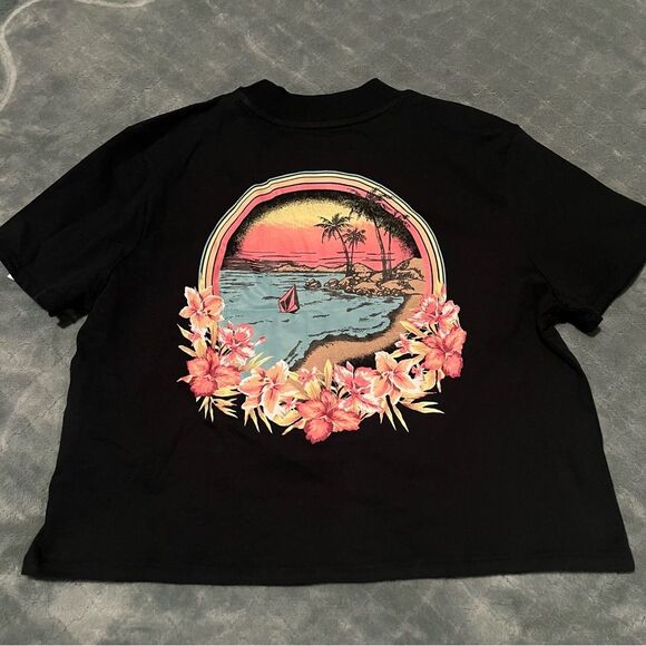 NWT Black Volcom T-Shirt with Floral Pocket Detail S - Picture 5 of 6